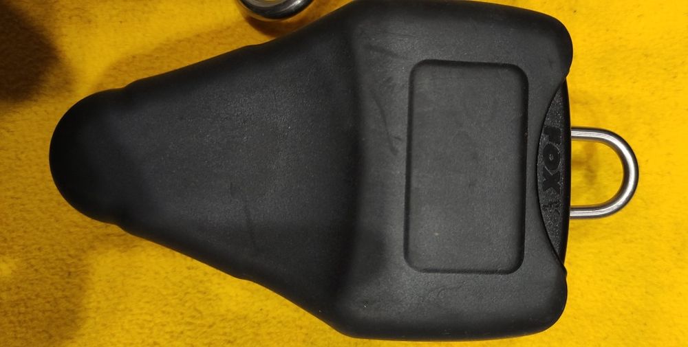 Waga Fox Digital Scales + drążek do ważenia i wkręcania podpórek.