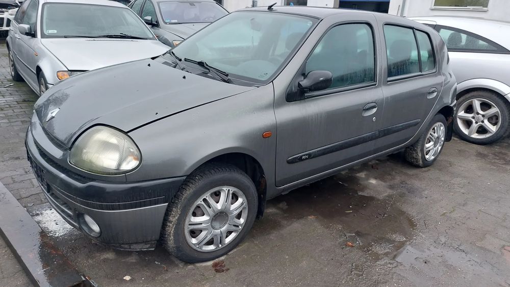renault clio ii 2002r. 1,2 benzyna na części fotel szyba lusterko klapa błotnik alternator rozrusznik itp