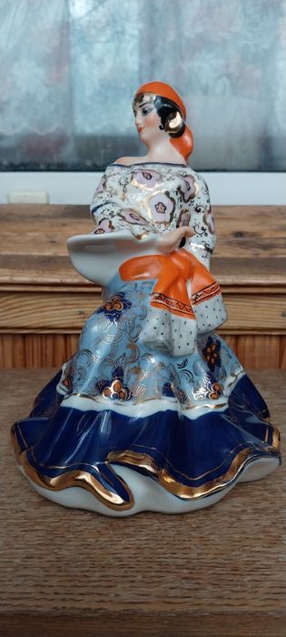 Статуэтка. Цыганка Аза. Трегубова. Коростень.