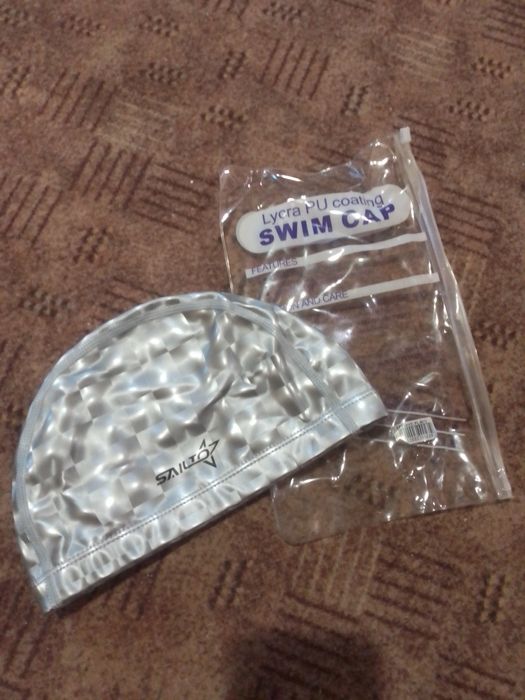 Шапочка для плавания новая.