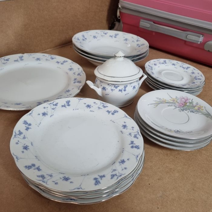 Conjunto 18 peças de loiça de porcelana