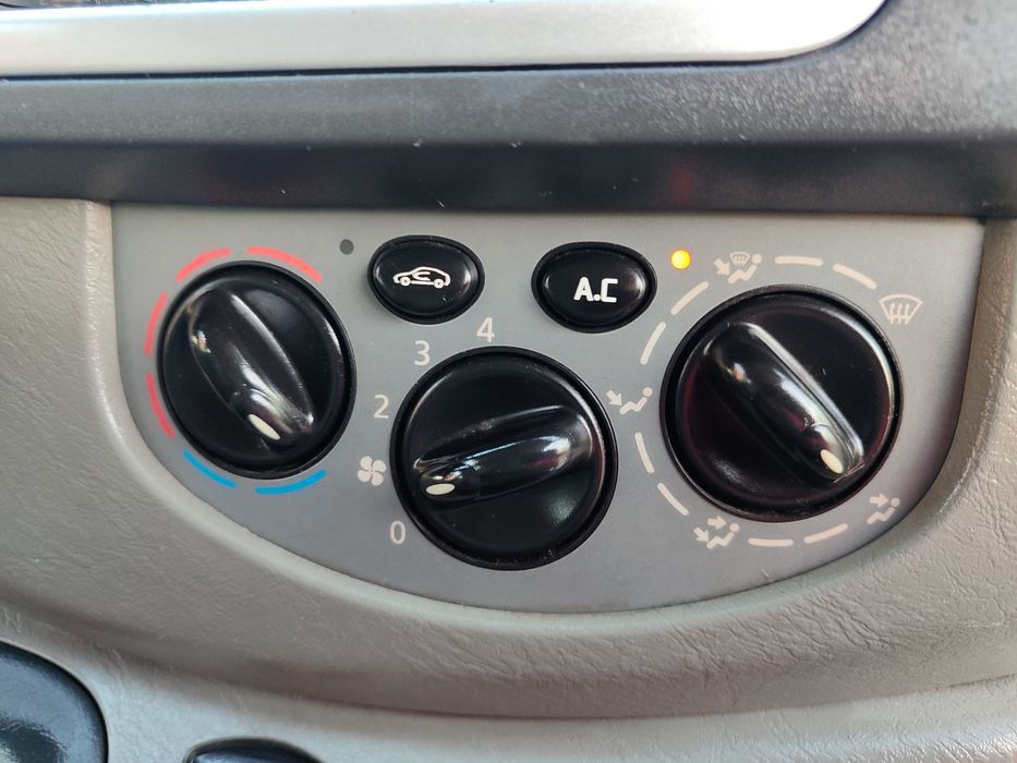 Renault Tráfic 2.0dci 9 Lugares