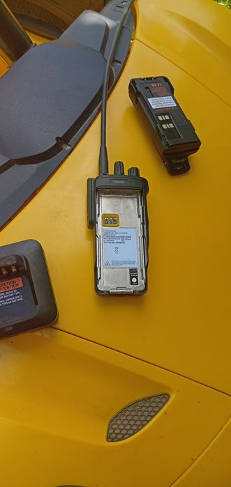 Цифрова портативна радіостанція радіостанція  Motorola  DP4400e:

діап