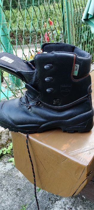 Buty ochronne Husqvarna Elten dla pilarzy