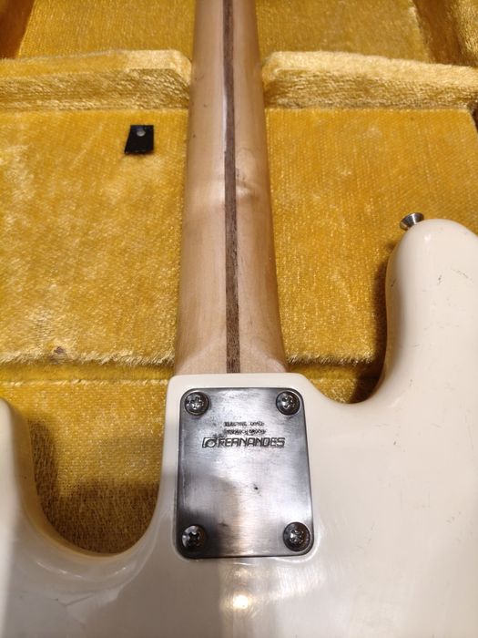 Gitara basowa Fernandes