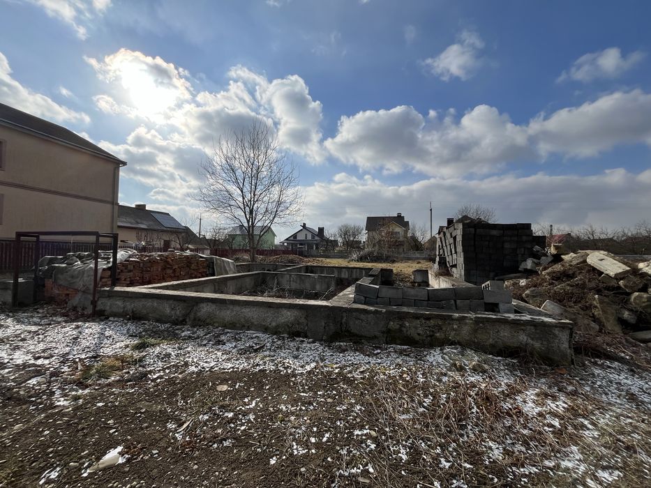 Продається земельна ділянка 12сот під забудову в с.Клузів.Вул Весняна