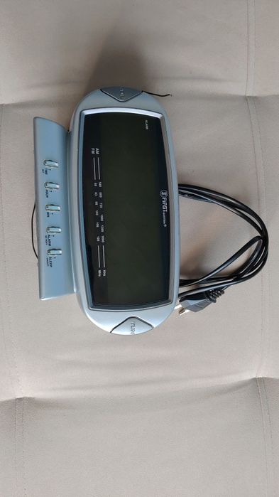 Radiobudzik First Austria FA 2409
