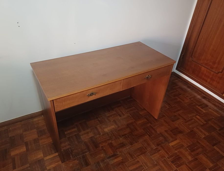 Secretária em madeira 110cm