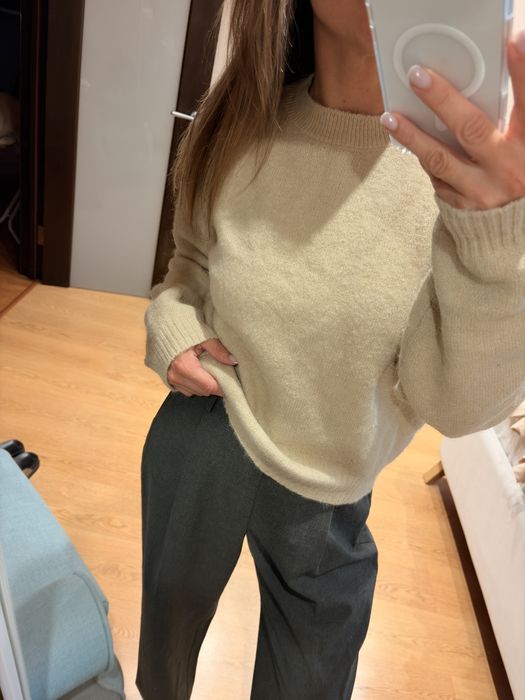 Светр mango розмір С , брюки zara  розмір С