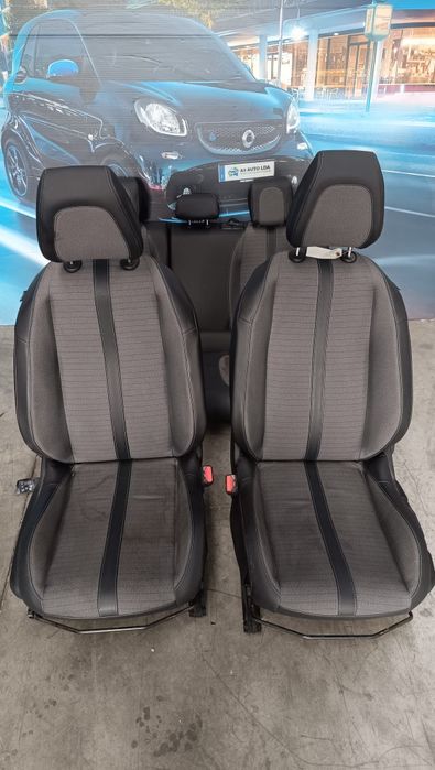 Conjunto completo de bancos Peugeot 208