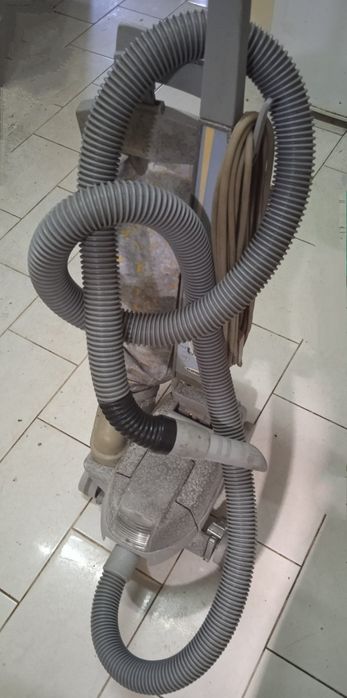 Kirby usada mas a funcionar muito bem + conjunto de acessórios