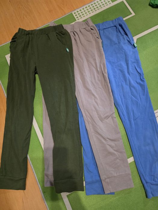 Sprzedam 3 pary spodni dresowych.