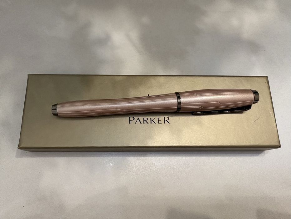 Оригінальна ручка Parker Urban Premium Metalic Pink