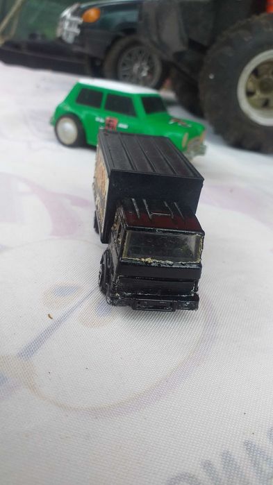 7 carrinhos antigos em bom estado