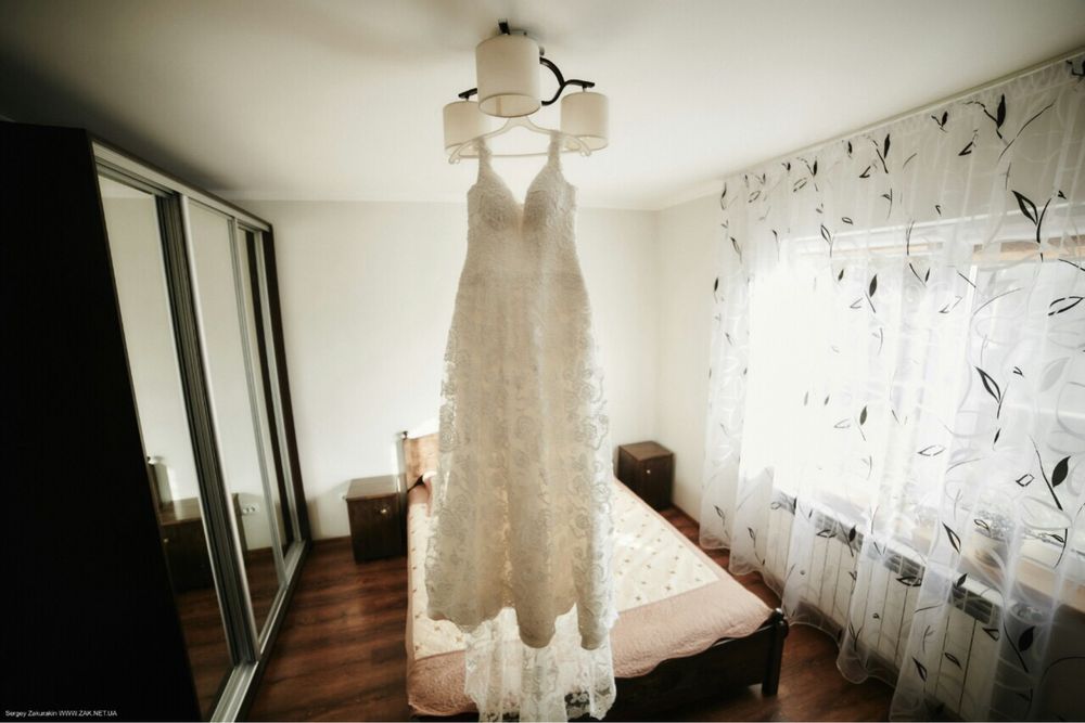 Весільна сукня