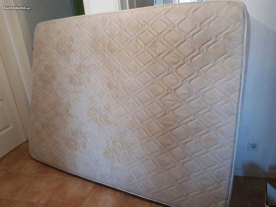 Colchão de cama de casal