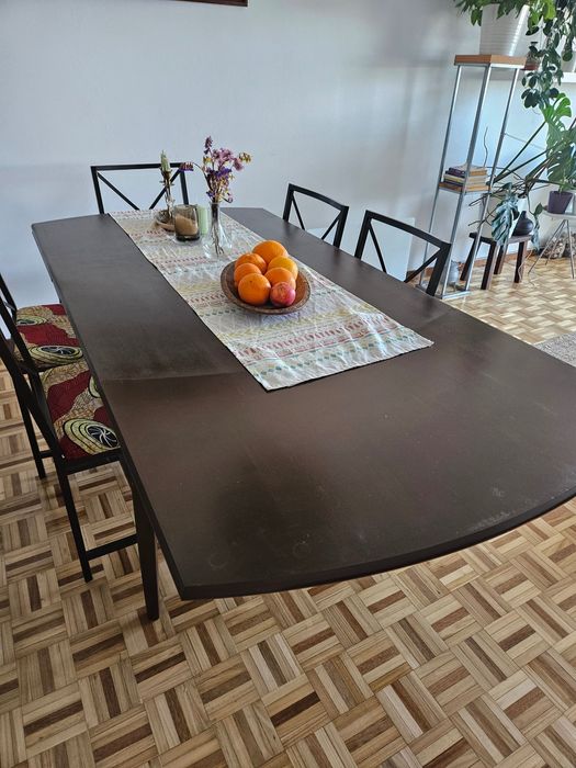 Mesa de jantar em madeira extensível para 10-12 pessoas