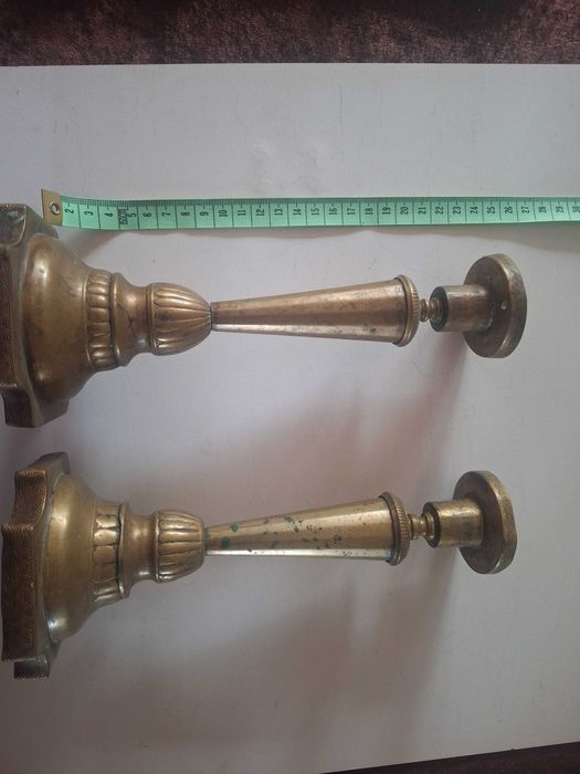 Świeczniki różnych rozmiarów