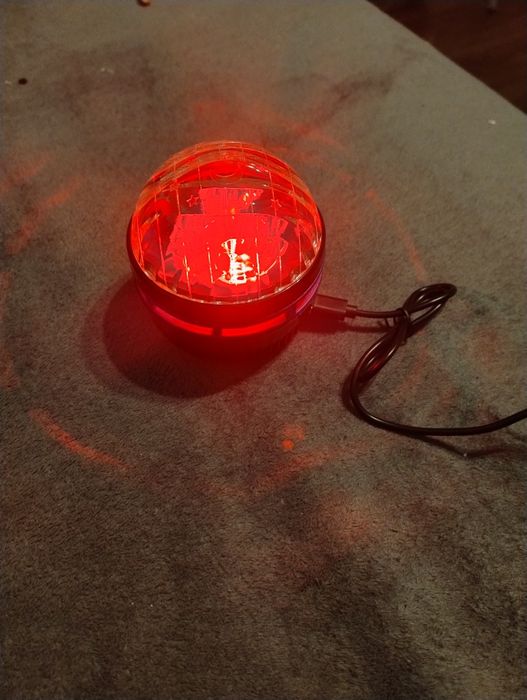 Lampki zewnętrzne LED z panelem słonecznym białe i czerwonw