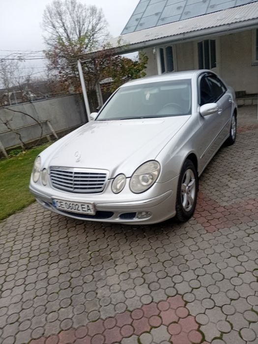 Пиодається Мерседес 211,2,2 дизель,автомат.