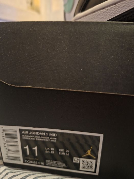 Air Jordan 1 Mid Black White Blue