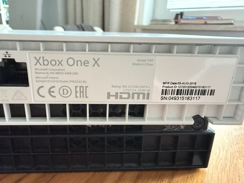 Konsola Xbox One X (1TB)