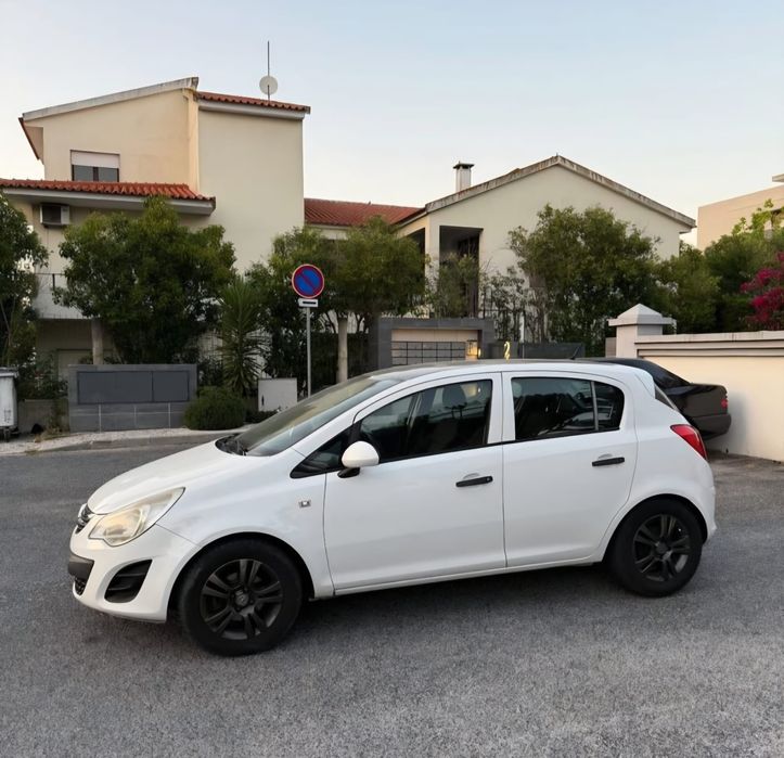Opel corsa D 1.3cdti black edition