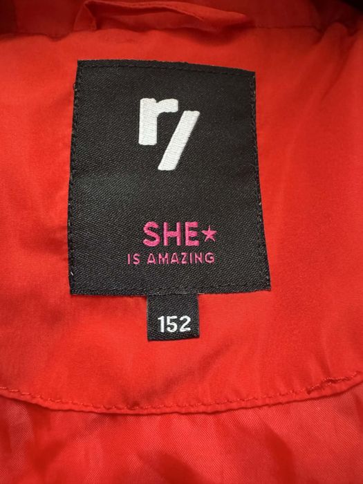 Czerwona kurtka zimowa z napisami rozmiar 152 TK Maxx