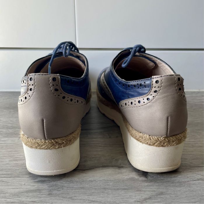 Sapatos oxford azul marinho e bege (Seaside, tamanho 35)