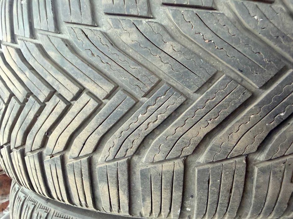 шини 215 60 R16  всесезонка MICHELIN   215 60 r16