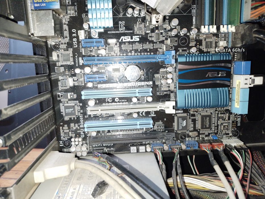 Продається системний блок в доброму стані все працює