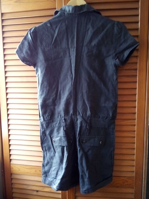 Macacão de calções em linho preto