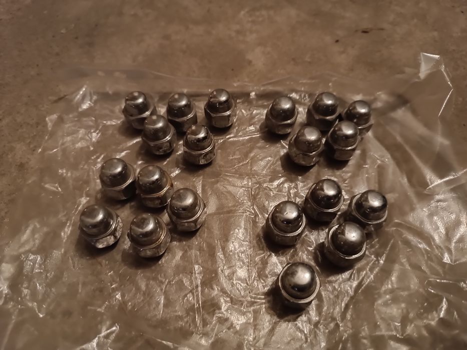 Nakrętki M12 20 sztuk