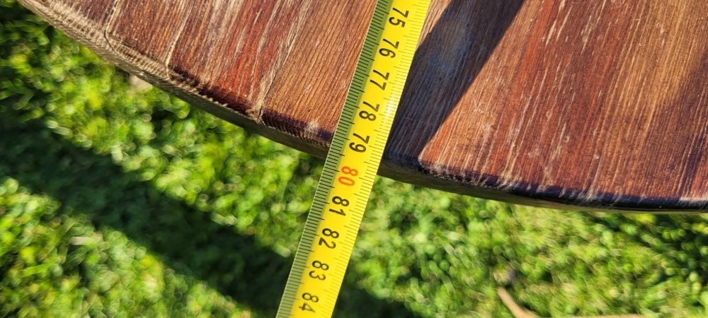 Kowalstwo artystyczne 2 stoły blaty drewniane i 5 krzeseł kutych spawanych