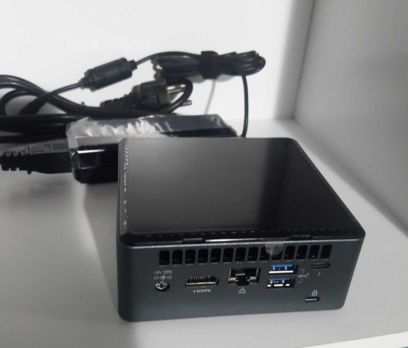 Intel NUC i3-10110U, 16GB DDR4, SSD 256GB, WIN 11