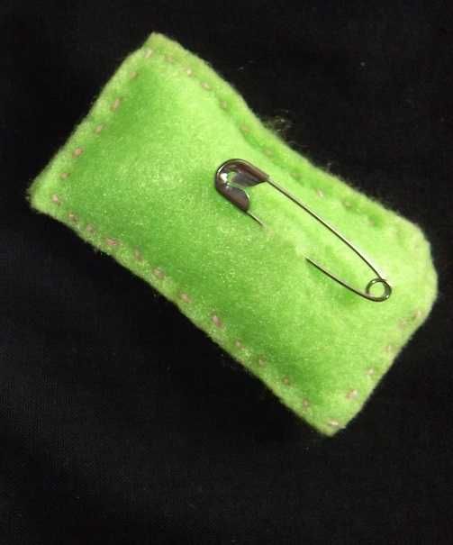 Sabonete anjo com oferta de pregadeira de feltro /Soap with angel