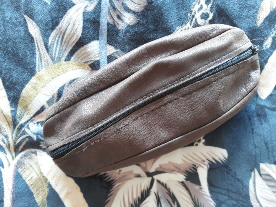 Estojo Pele Vintage - IMPECÁVEL