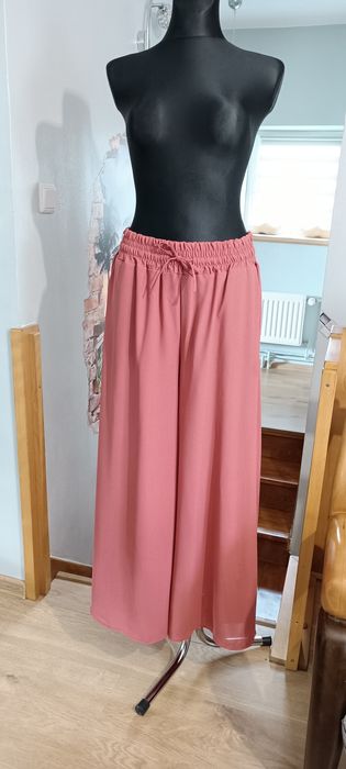 Damskie spodnie typu culotte z szerokimi nogawkami R. M-2XL Nowe