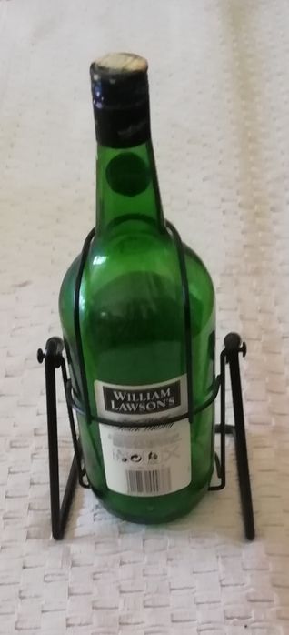 Garrafa de whisky vazia de 2litros com suporte