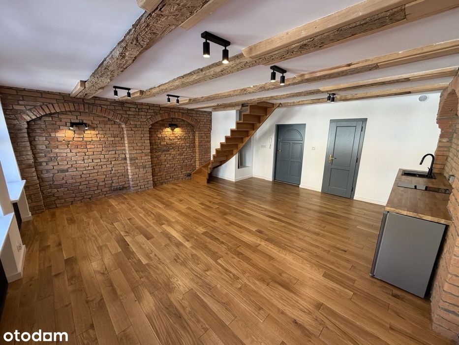 Klimatyczny lokal 50 m² na biuro lub usługi – Plac Pocztowy