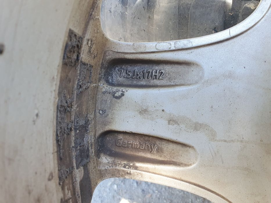 Диски R17 на Volkswagen Touareg