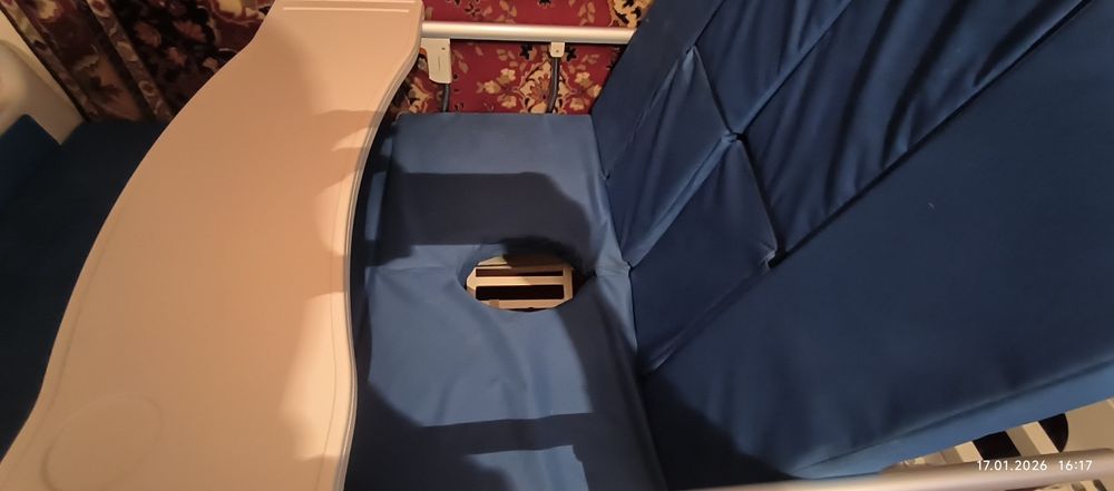 Ліжко медичне для тяжких хворих з туалетом