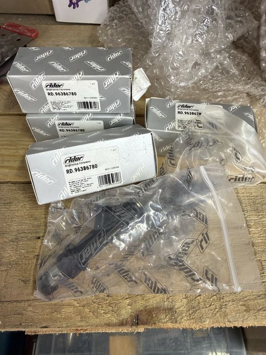 Форсунка паливна DAEWOO LANOS 1.5/AVEO 1.5/LACETTI 1.8 (тонка, 4 отвори) (RIDER) RD.96386780