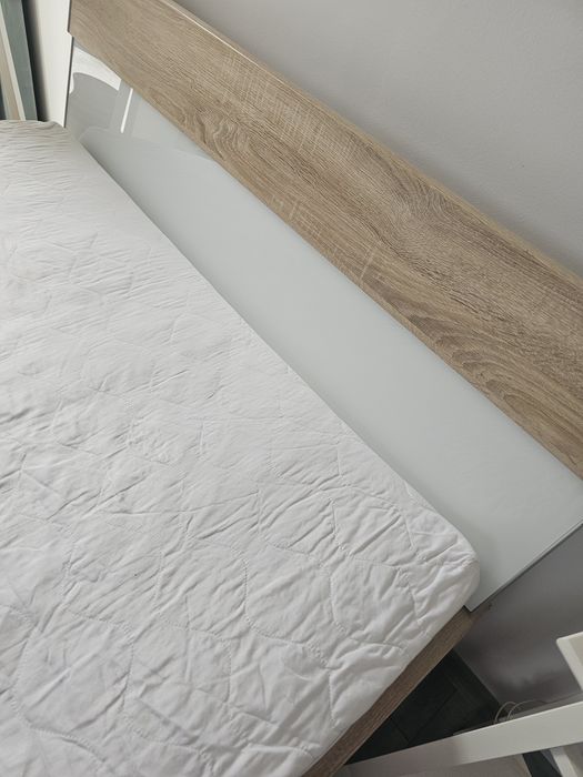 Łóżko sypialniane 140/200 + gratis stolik