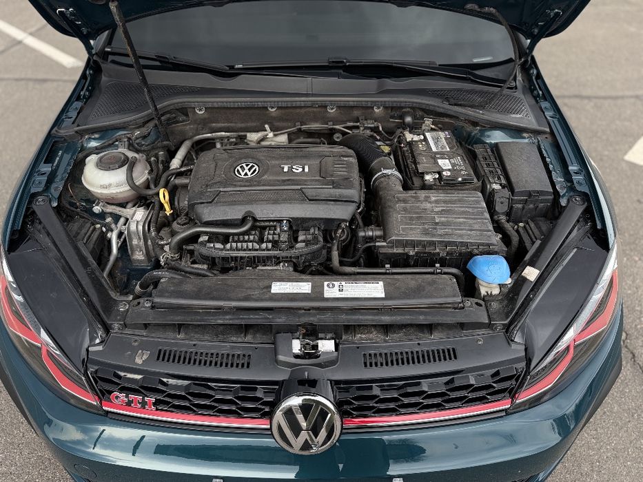 Volkswagen Golf GTI
