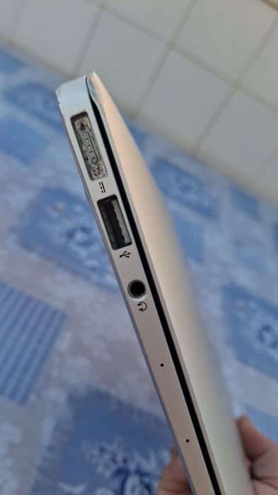 MacBook Air 11" (2015) - 8GB RAM / 500GB SSD + Carregador Νονο