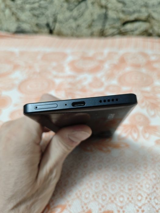 Продам телефон Poco f5