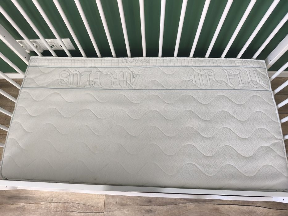 Łóżeczko -tapczanik + materac 120x60