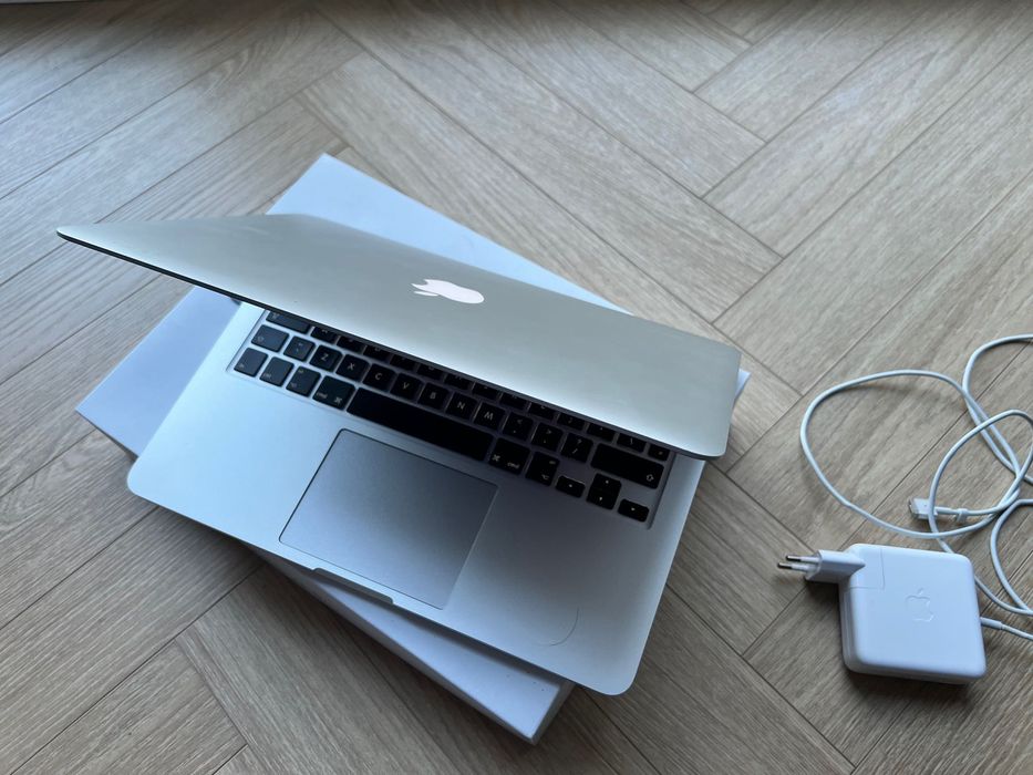 Laptop Apple MacBook Pro 13,3 cala