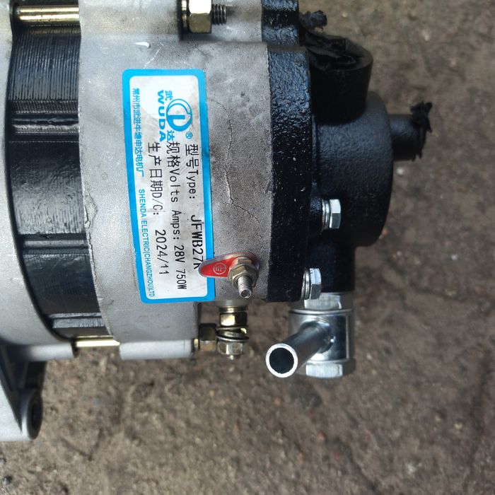 Продам генератор новий 24 в Китай дак фал.